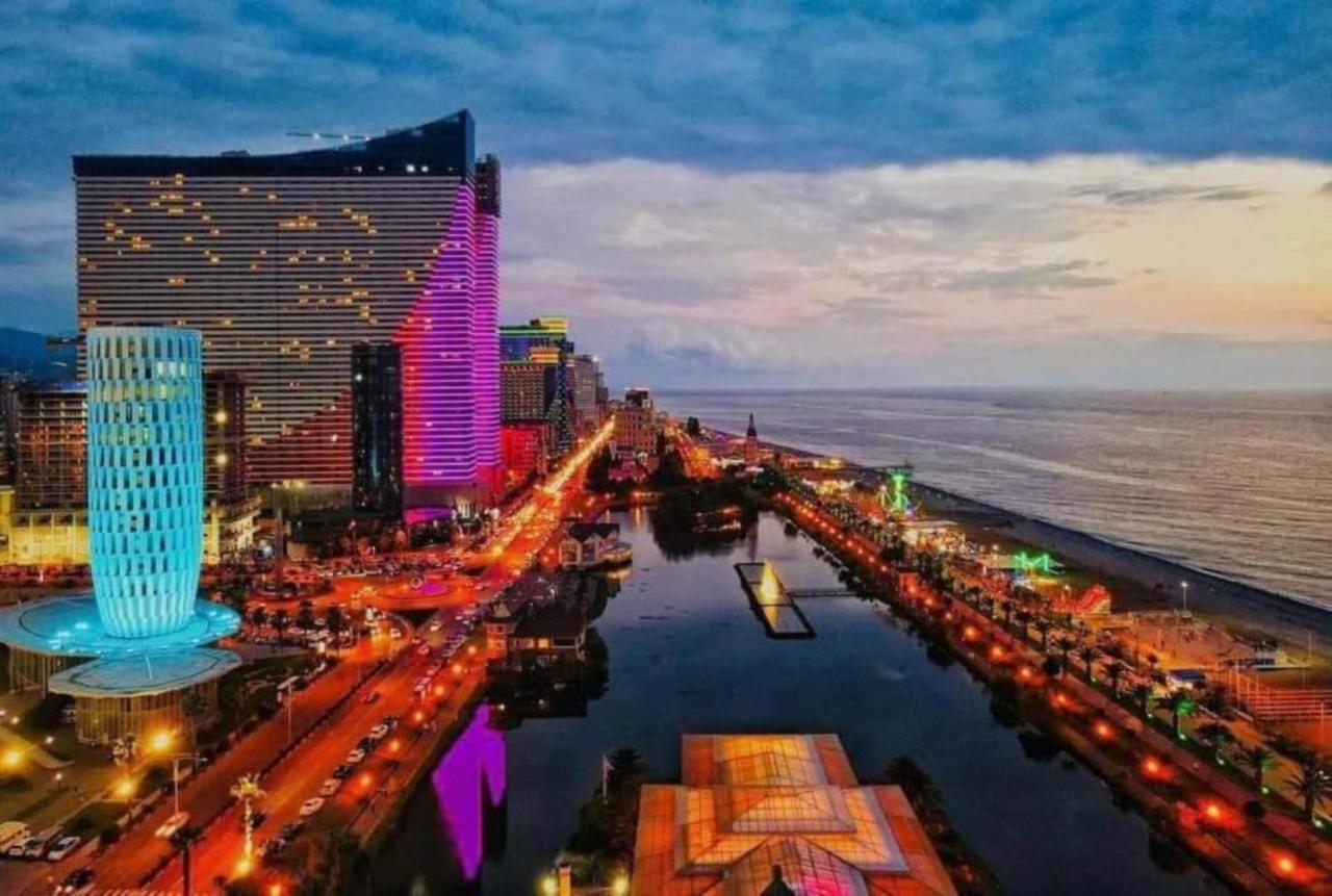 Black Sea Aparthotel Orbi City Batumi Eksteriør billede
